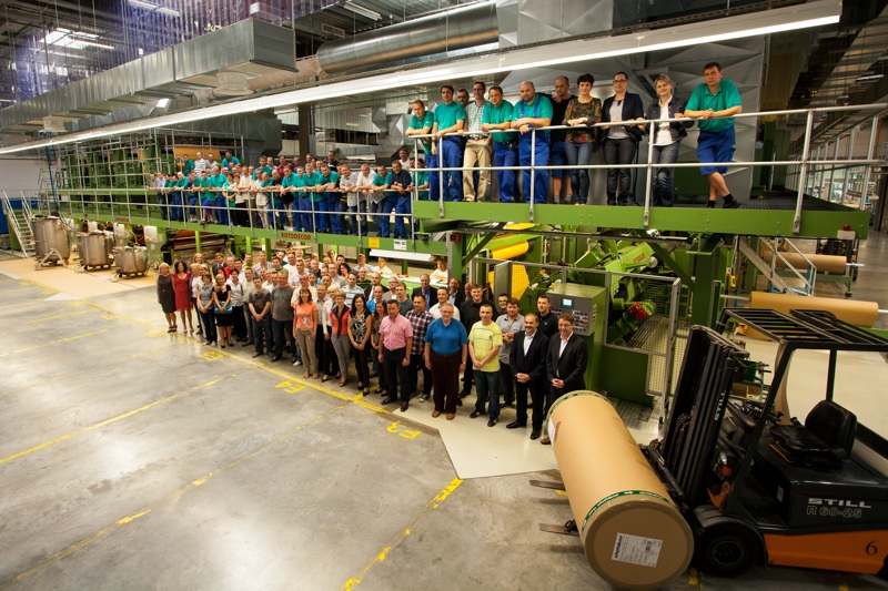 Schattdecor: Neue Druckmaschine geht in Polen in Betrieb