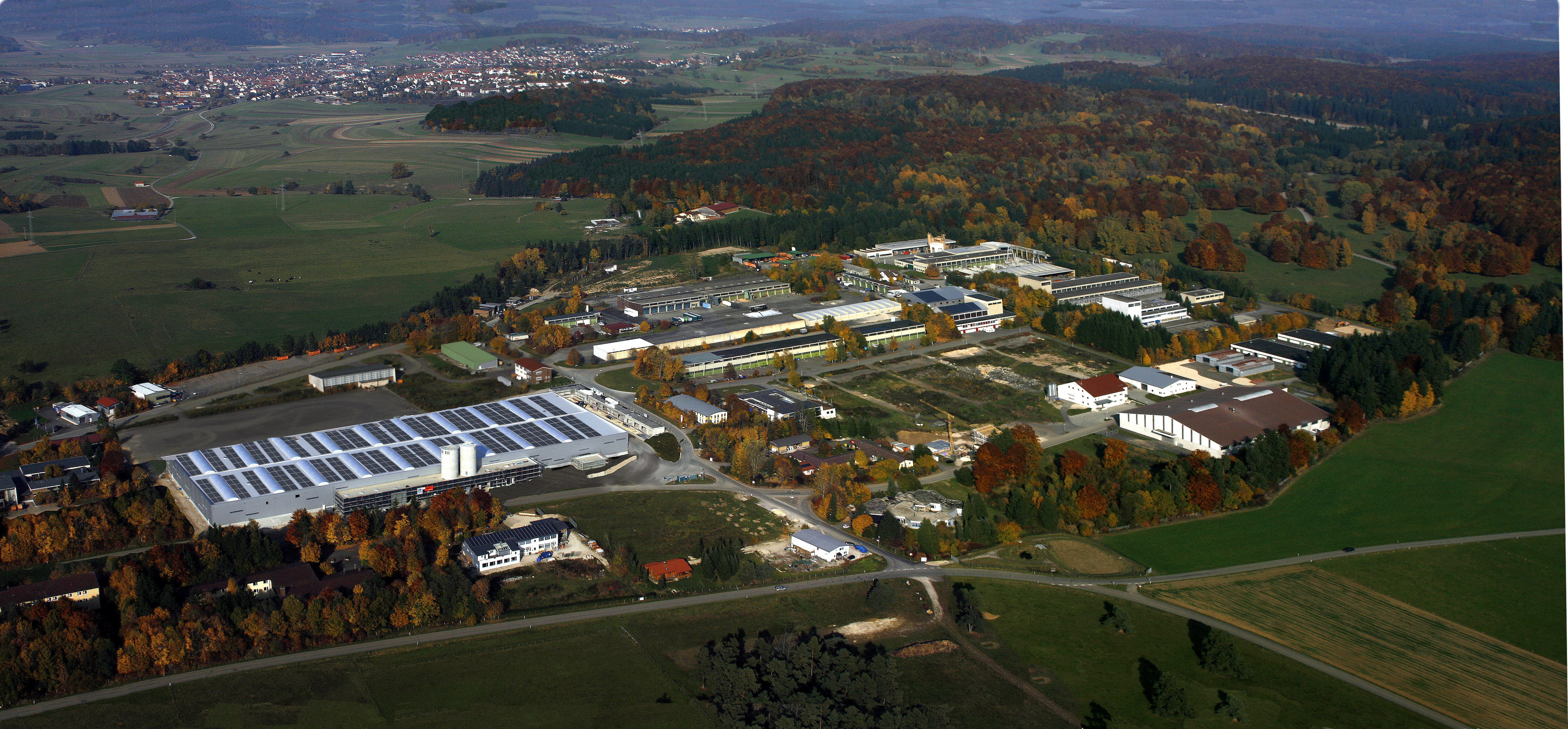 Vöhringer: Neues Fertigungs- und Logistikzentrum eröffnet 